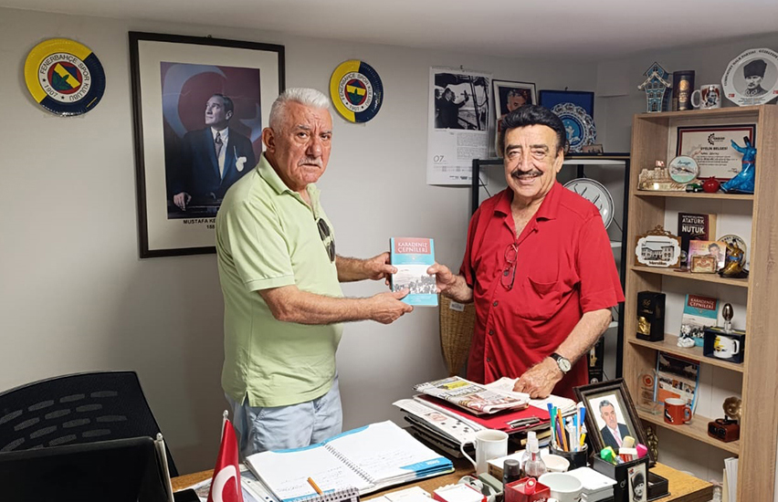 Hakkı BULUT'a Kitabımızı Takdim Ettik